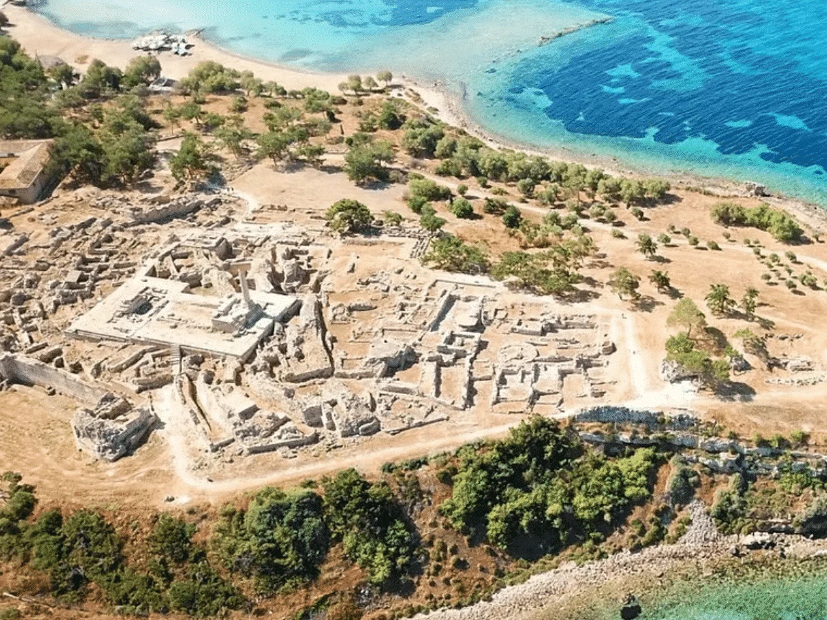 Visite à pied du sanctuaire de Kolona et de la ville d’Égine – Image 3
